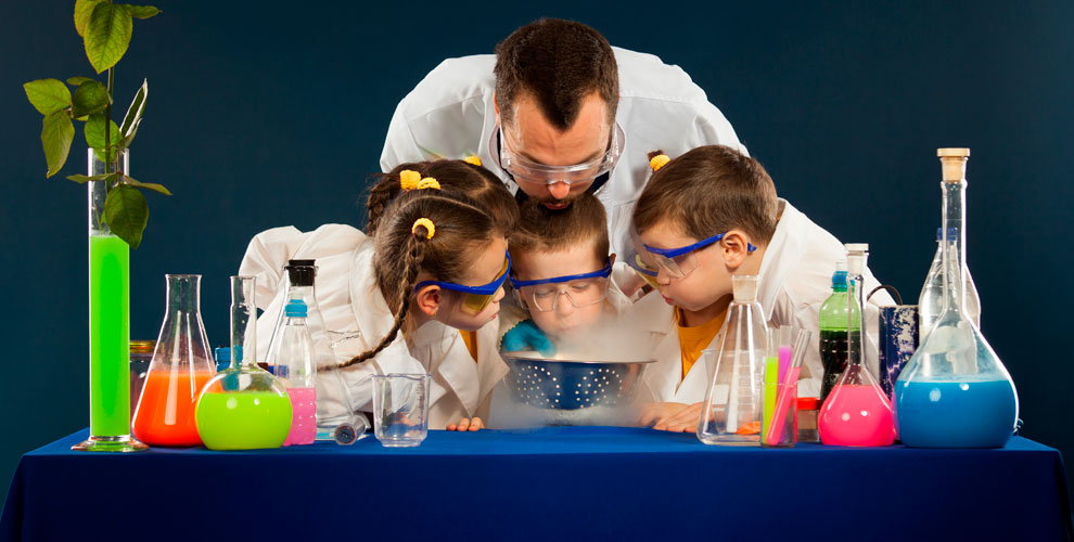 Шоу дети и родители. Научные эксперименты для детей. Эксперименты родители и дети. Химия опыты для детей. Ребенок ученый.